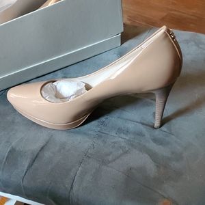 Coach Giovanna patent pump